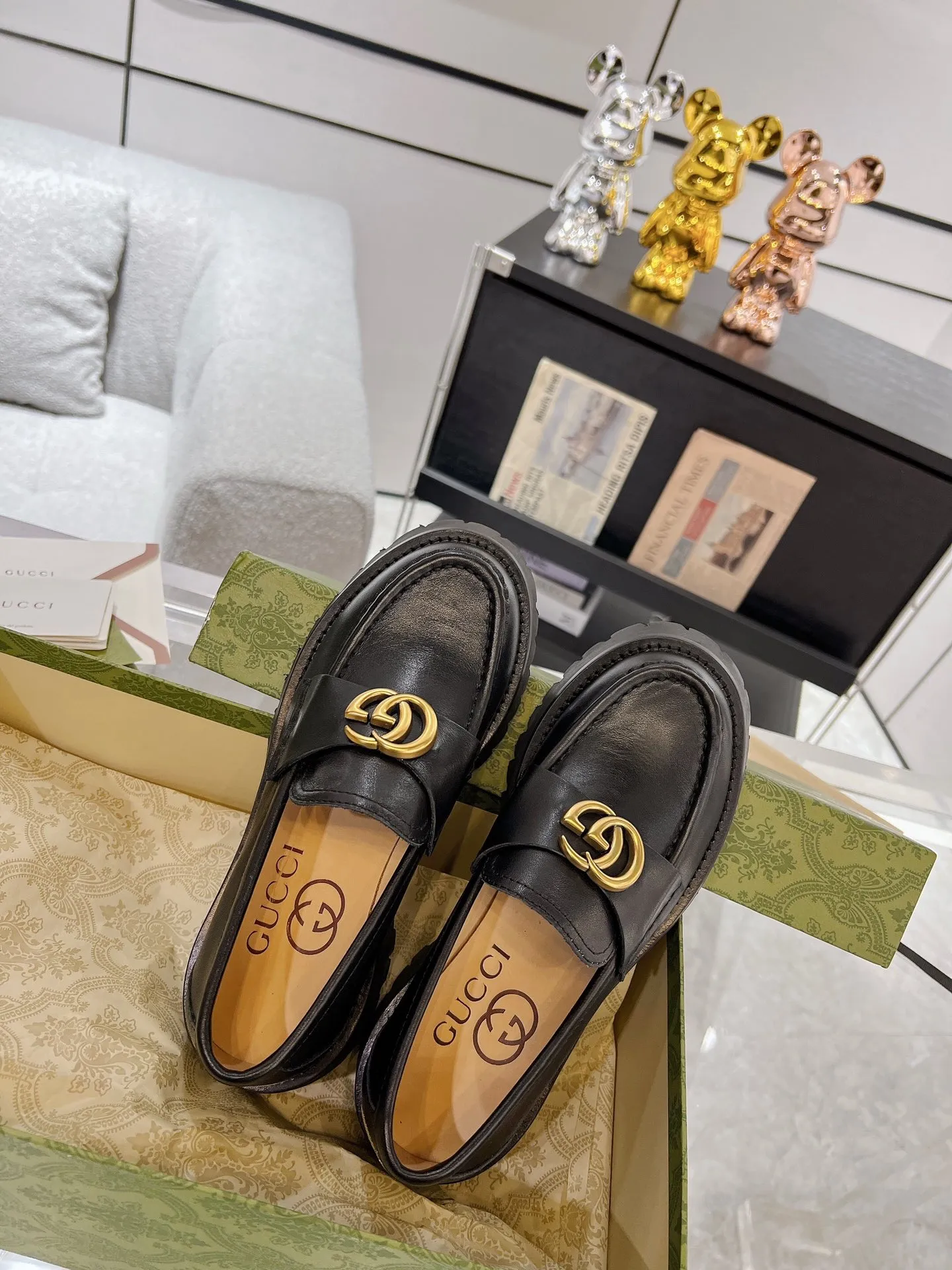 👟👟Ex-factory price 560👟👟 Male +10 Gucci Gucci 2023 early spring new product! The original version is developed into a higher version. Both men and women have open edge beads to ensure consistent quality. Size: 35-41# for women and 39-45# for men.